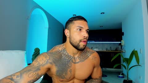 Snapshot of joe_esthetic chatting on January 14, 12:00 am joe_esthetic online show from January 14, 12:00 am