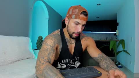 Snapshot of joe_esthetic chatting on January 21, 2:43 am joe_esthetic online show from January 21, 2:43 am