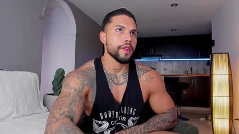 Snapshot of joe_esthetic chatting on February 1, 10:55 pm joe_esthetic online show from February 1, 10:55 pm