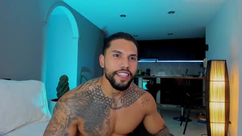 Snapshot of joe_esthetic chatting on February 5, 2:29 am joe_esthetic online show from February 5, 2:29 am