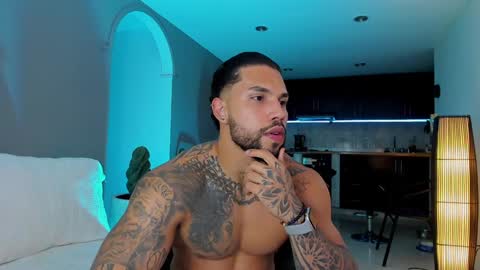 Snapshot of joe_esthetic chatting on February 7, 11:03 pm joe_esthetic online show from February 7, 11:03 pm