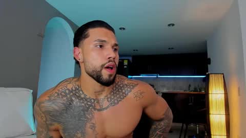 Snapshot of joe_esthetic chatting on February 17, 10:47 pm joe_esthetic online show from February 17, 10:47 pm