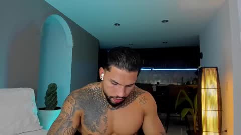 Snapshot of joe_esthetic chatting on February 19, 11:57 pm joe_esthetic online show from February 19, 11:57 pm