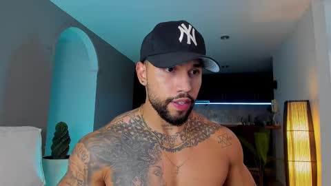 Snapshot of joe_esthetic chatting on February 22, 2:39 am joe_esthetic online show from February 22, 2:39 am