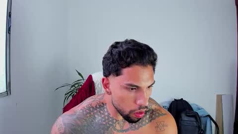 Snapshot of joe_esthetic chatting on October 10, 11:53 am joe_esthetic online show from October 10, 11:53 am