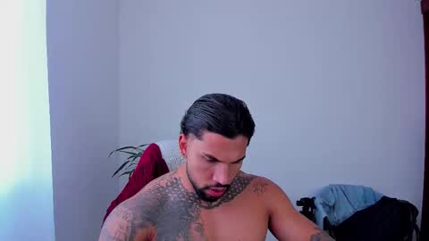 Snapshot of joe_esthetic chatting on December 1, 3:50 pm joe_esthetic online show from December 1, 3:50 pm