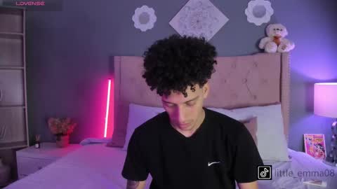 Snapshot of joeandemma chatting on October 25, 9:31 pm Emma Joe online show from October 25, 9:31 pm