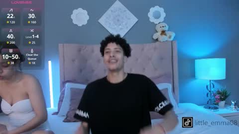 Snapshot of joeandemma chatting on November 4, 9:14 pm Emma Joe online show from November 4, 9:14 pm