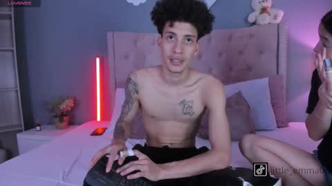 Snapshot of joeandemma chatting on November 6, 11:37 pm Emma Joe online show from November 6, 11:37 pm