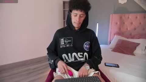 Snapshot of joeandemma chatting on November 25, 3:17 am Emma Joe online show from November 25, 3:17 am