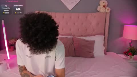 Snapshot of joeandemma chatting on December 15, 1:32 am Emma Joe online show from December 15, 1:32 am