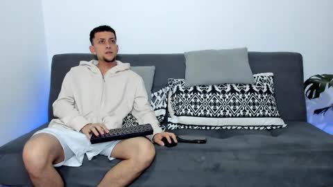 Snapshot of joel_foxx chatting on November 20, 11:21 am joel_foxx online show from November 20, 11:21 am