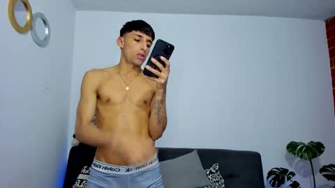 Snapshot of joel_foxx chatting on November 28, 11:18 pm joel_foxx online show from November 28, 11:18 pm