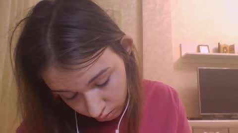 Jennifer online show from September 18, 7:27 pm