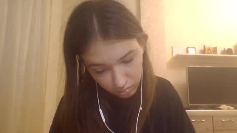 Jennifer online show from October 12, 2:05 pm