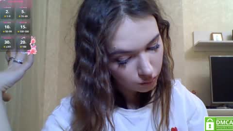 Jennifer online show from April 19, 8:44 pm