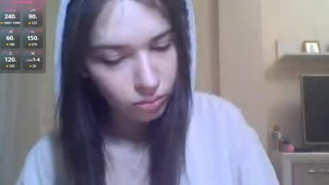 Jennifer online show from June 7, 6:22 pm