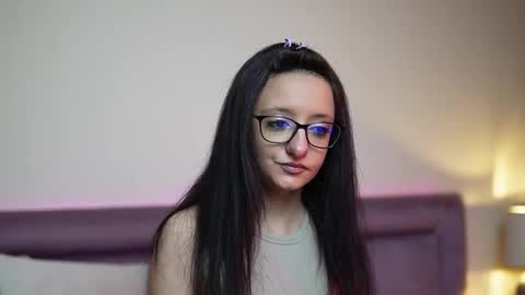 Snapshot of joelleapril chatting on November 22, 9:25 pm Joelle online show from November 22, 9:25 pm