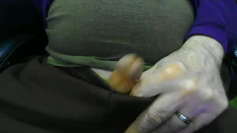 Snapshot of joeyballs123 chatting on February 1, 5:00 pm joeyballs123 online show from February 1, 5:00 pm