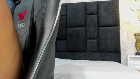 Snapshot of joeysexx1 chatting on January 21, 4:21 am online show from January 21, 4:21 am