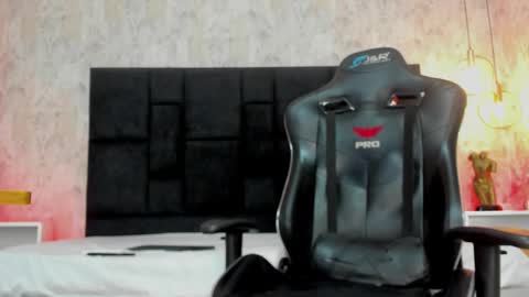 Snapshot of joeysexx1 chatting on February 12, 2:45 am online show from February 12, 2:45 am