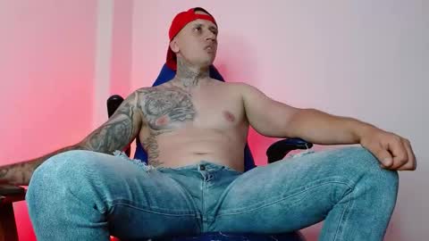 Snapshot of joeysexx1 chatting on November 27, 5:42 am online show from November 27, 5:42 am