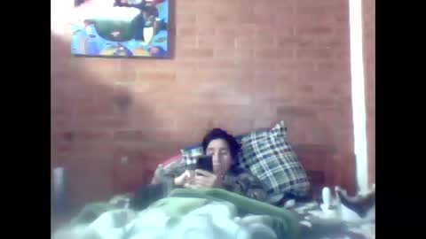 Snapshot of johan70nsexy chatting on October 28, 7:49 pm johan70nsexy online show from October 28, 7:49 pm