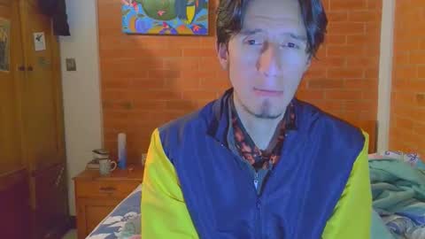 Snapshot of johan70nsexy chatting on December 14, 6:19 am johan70nsexy online show from December 14, 6:19 am