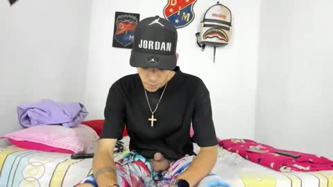 johan_and_antonella online show from December 3, 6:37 am