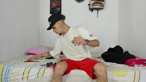 johan_and_antonella online show from December 13, 9:20 pm