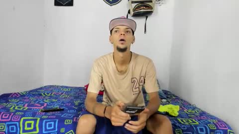 johan_and_antonella online show from September 10, 4:01 am