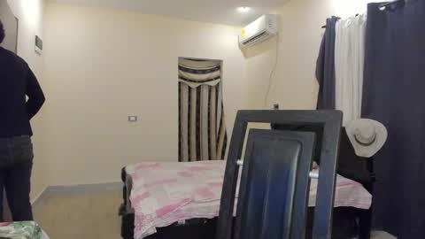 Snapshot of johan_beley_7k chatting on February 25, 10:39 pm Johan Beley online show from February 25, 10:39 pm