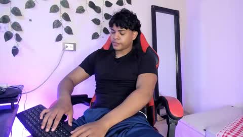 Snapshot of johan_beley_7k chatting on December 5, 12:19 am Johan Beley online show from December 5, 12:19 am