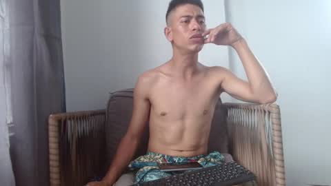 johan online show from July 11, 1:36 pm