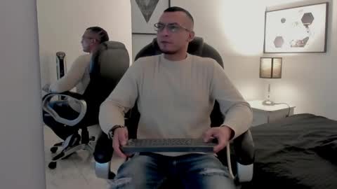 johan online show from December 22, 5:59 am