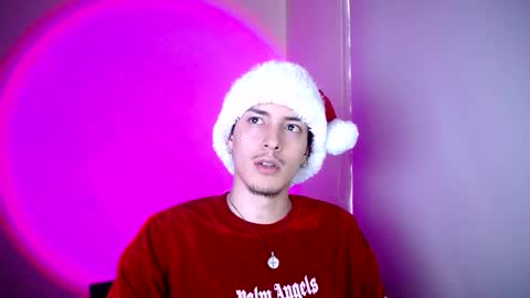 Snapshot of johan_parker222 chatting on December 17, 9:21 pm johan_parker222 online show from December 17, 9:21 pm