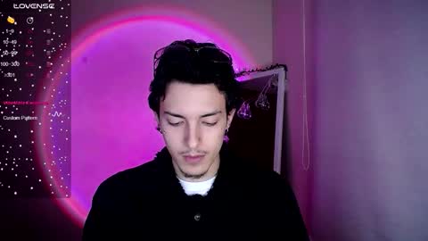 Snapshot of johan_parker222 chatting on February 9, 1:31 am johan_parker222 online show from February 9, 1:31 am