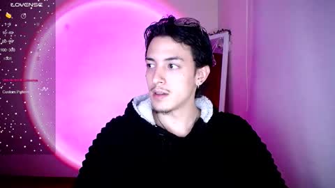 Snapshot of johan_parker222 chatting on February 13, 6:09 am johan_parker222 online show from February 13, 6:09 am