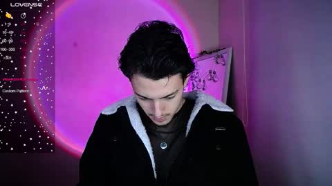 Snapshot of johan_parker222 chatting on February 26, 6:23 am johan_parker222 online show from February 26, 6:23 am