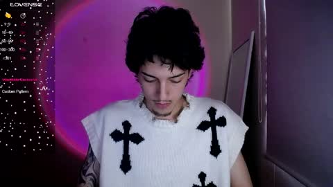 Snapshot of johan_parker222 chatting on March 30, 7:15 pm johan_parker222 online show from March 30, 7:15 pm