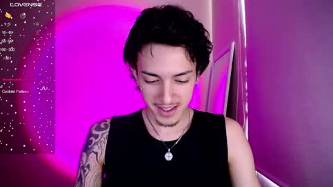 Snapshot of johan_parker222 chatting on March 31, 6:52 pm johan_parker222 online show from March 31, 6:52 pm