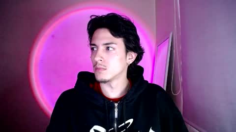 Snapshot of johan_parker222 chatting on April 4, 10:18 pm johan_parker222 online show from April 4, 10:18 pm