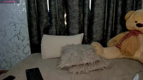 Snapshot of johana_fox_ chatting on February 11, 10:15 am johana fox online show from February 11, 10:15 am