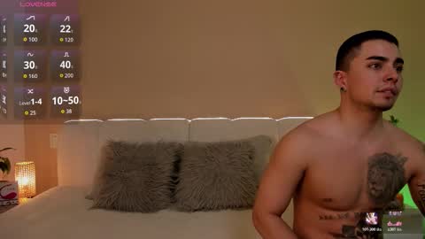 Snapshot of johana_fox_ chatting on November 9, 8:29 pm johana fox online show from November 9, 8:29 pm