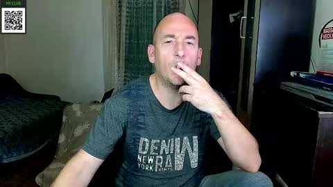 Johan online show from December 6, 3:33 pm