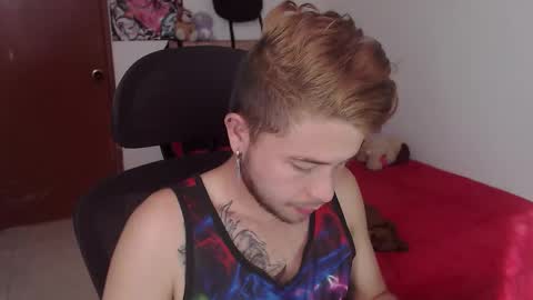 JOHAN independient model online show from November 1, 1:13 pm