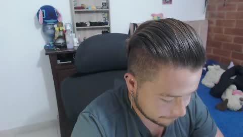 JOHAN independient model online show from April 15, 8:20 pm