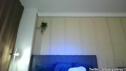 Snapshot of johanna_wet chatting on July 7, 8:35 pm Jo online show from July 7, 8:35 pm