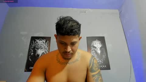 Snapshot of johansmith__ chatting on April 4, 11:02 pm Johan Smith online show from April 4, 11:02 pm