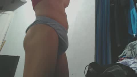 johantorres19 online show from January 3, 4:44 am